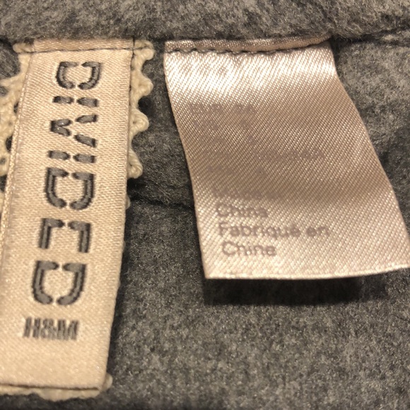 Divided Coat - Picture 2 of 4